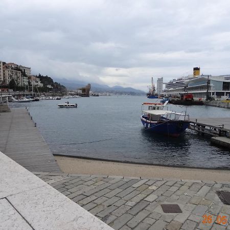 Bed & Blu Apartment Savona Bagian luar foto