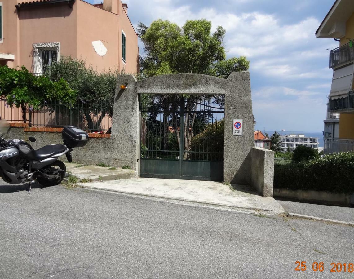 Bed & Blu Apartment Savona Bagian luar foto