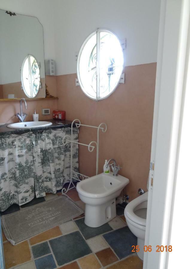 Bed & Blu Apartment Savona Bagian luar foto